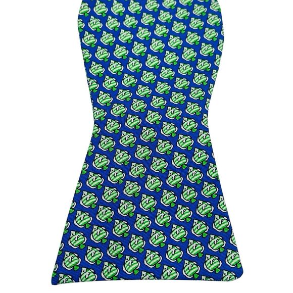 Tommy Hilfiger Men’s Green Fish Pattern Blue Silk Bow Tie - Picture 3 of 4